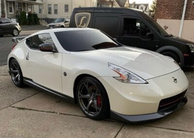 White Nissan 350Z